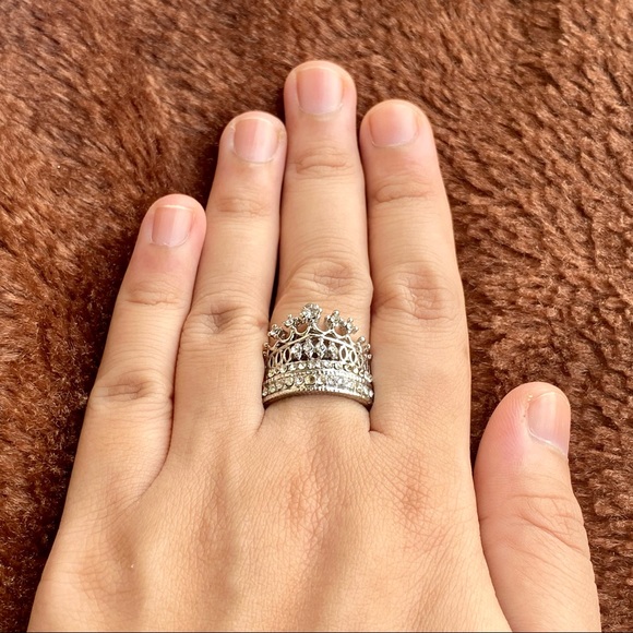 💍Stone Studded set of 2 Queen Ring for Women💍 - Picture 3 of 5